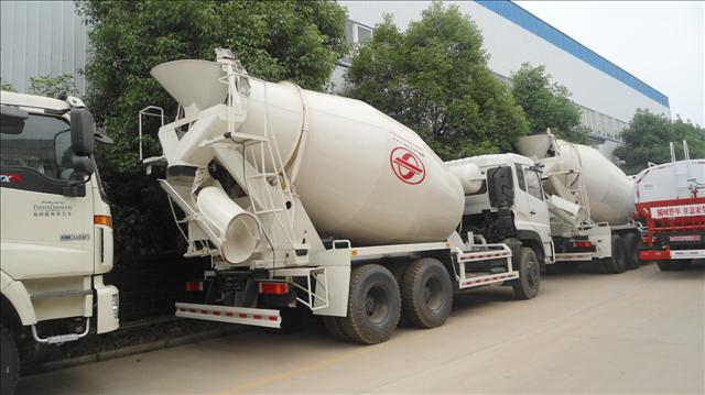 涿州混凝土運(yùn)輸車價(jià)格解析 大型水泥攪拌車與混凝土罐車報(bào)價(jià)全指南